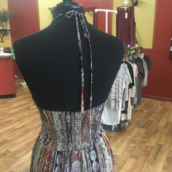 PAPER CRANE NWT Black halter dress w/ smocked back - Picture 3 of 5